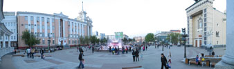 Панорама Улан-Удэ. Музыкальный фонтан у театра оперы и балета