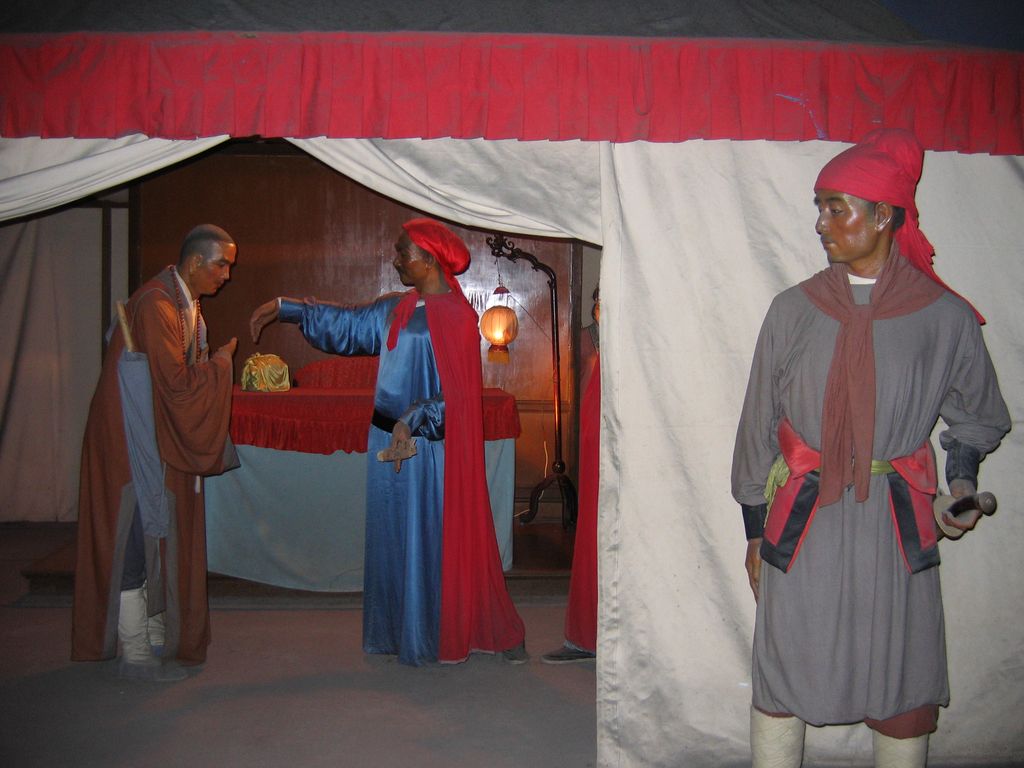 Пекин. Музей восковых фигур императоров династии Мин