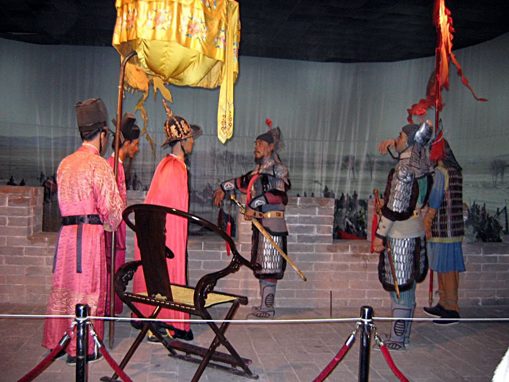 Пекин. Музей восковых фигур императоров династии Мин