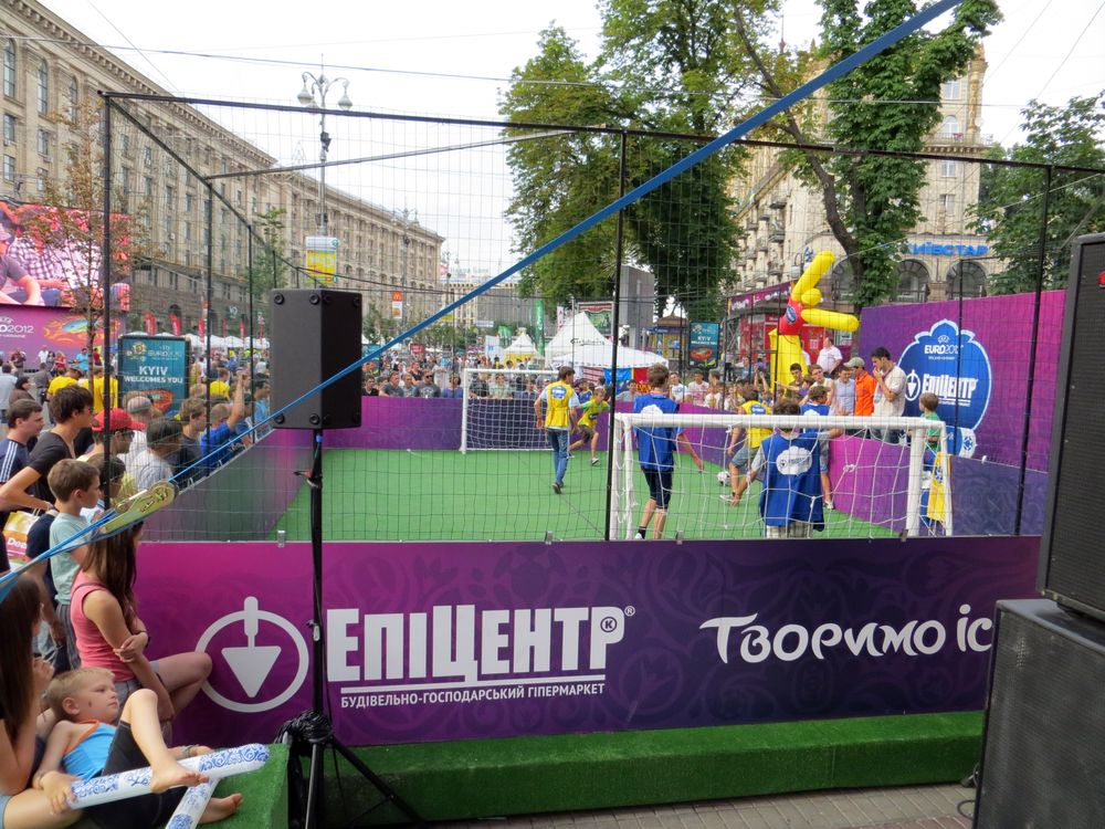Евро 2012. Киевская фан-зона и матч Англия - Швеция