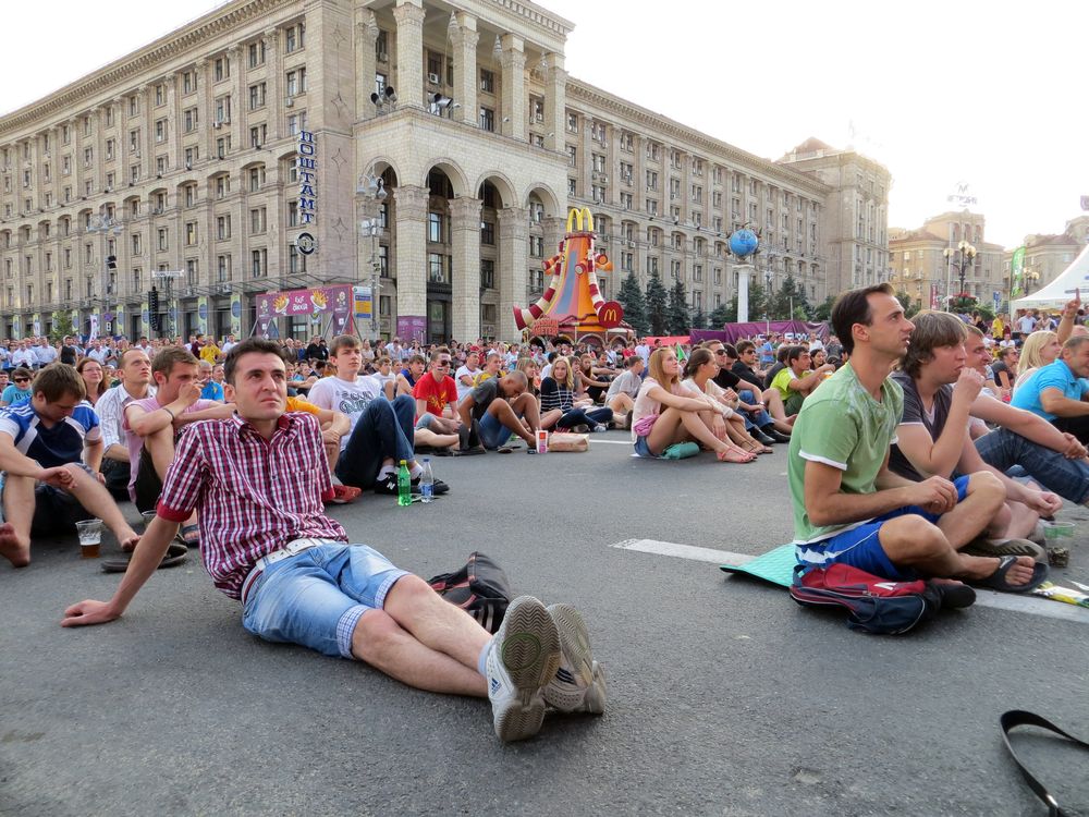 Евро 2012. Киевская фан-зона и матч Англия - Швеция