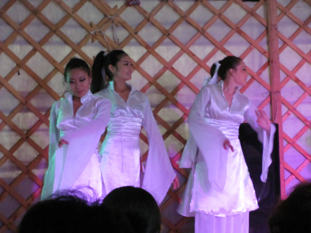 Театр-гэр «Нуудэлчин»