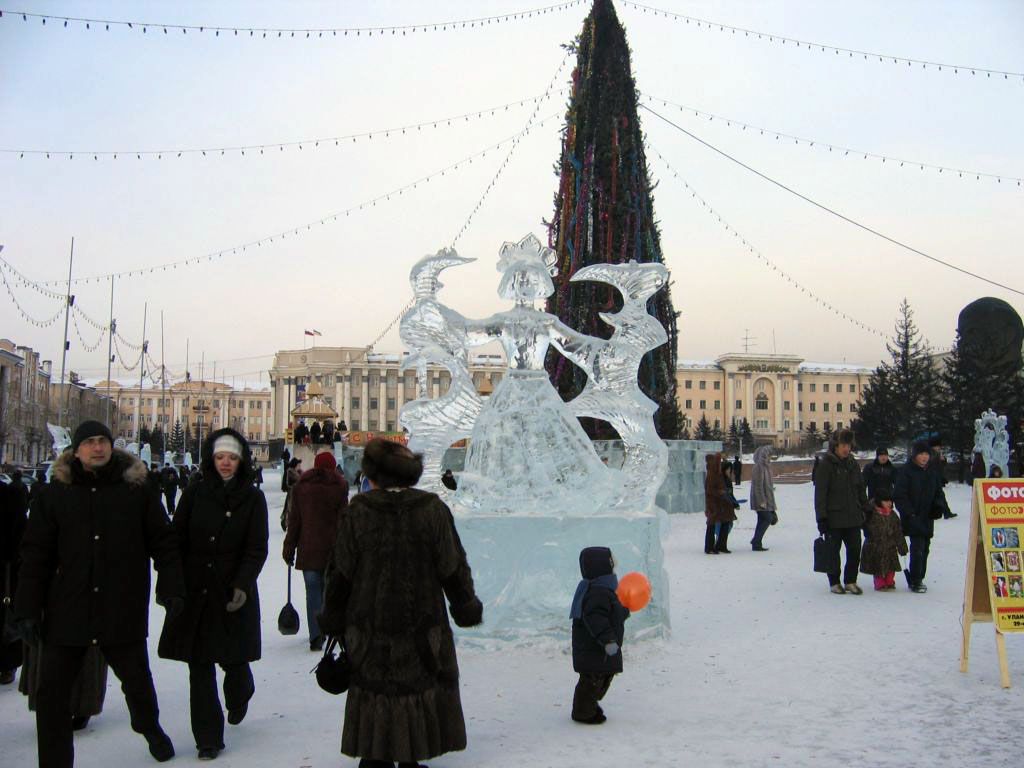 Январь 2006 Улан-Удэ. Новогодняя площадь Советов.